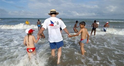 Cliquez ici pour en savoir plus ce bel exemple de solidarit� en provenance de l'autre c�t� de l'Atlantique ...